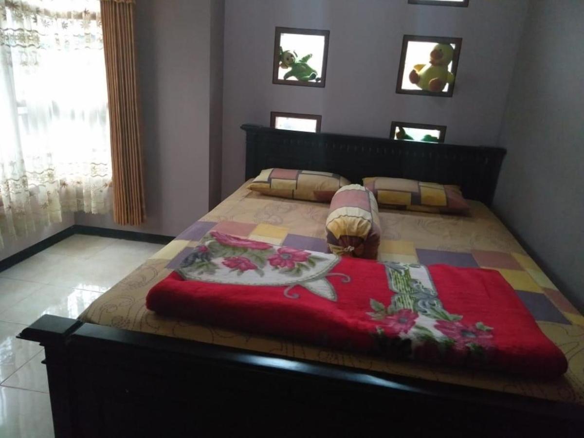 Villa Trijaya Batu  Exteriör bild