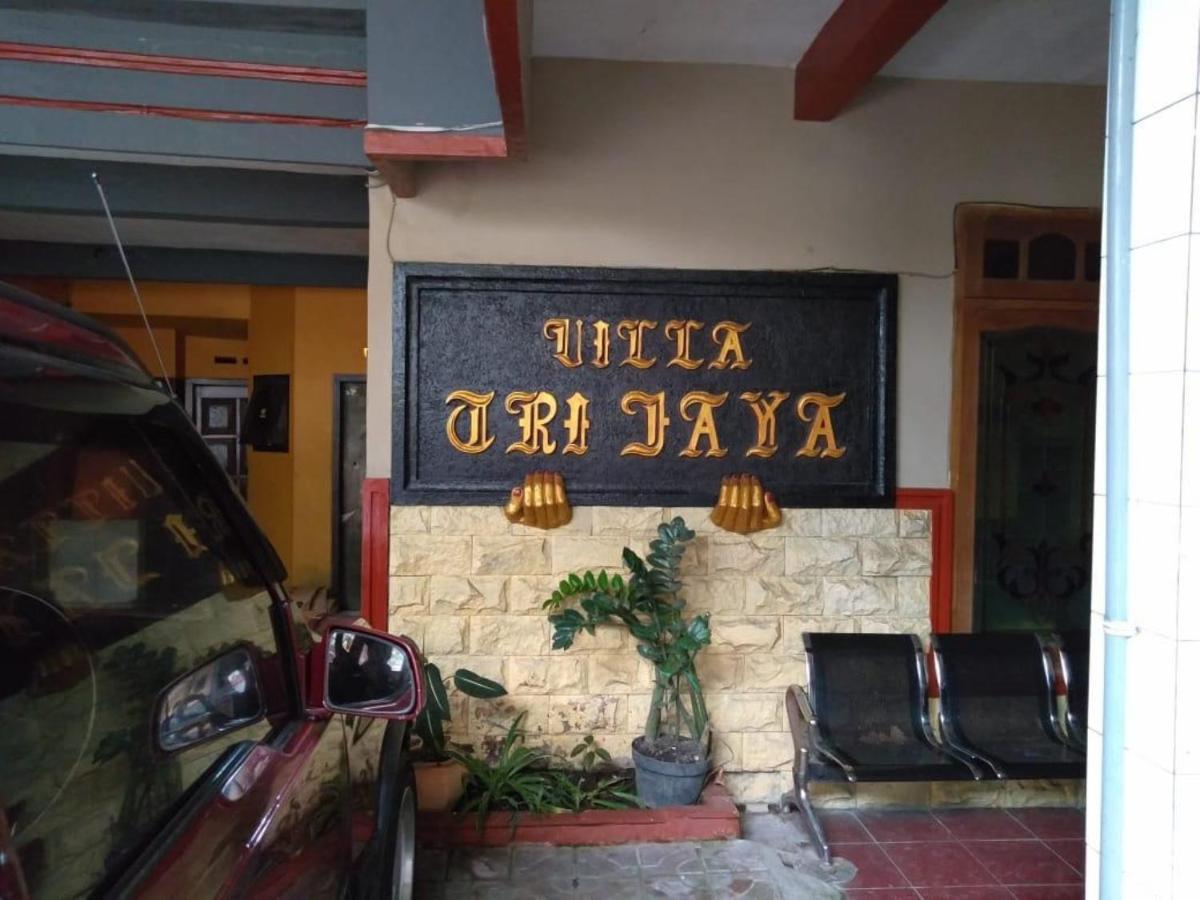 Villa Trijaya Batu  Exteriör bild